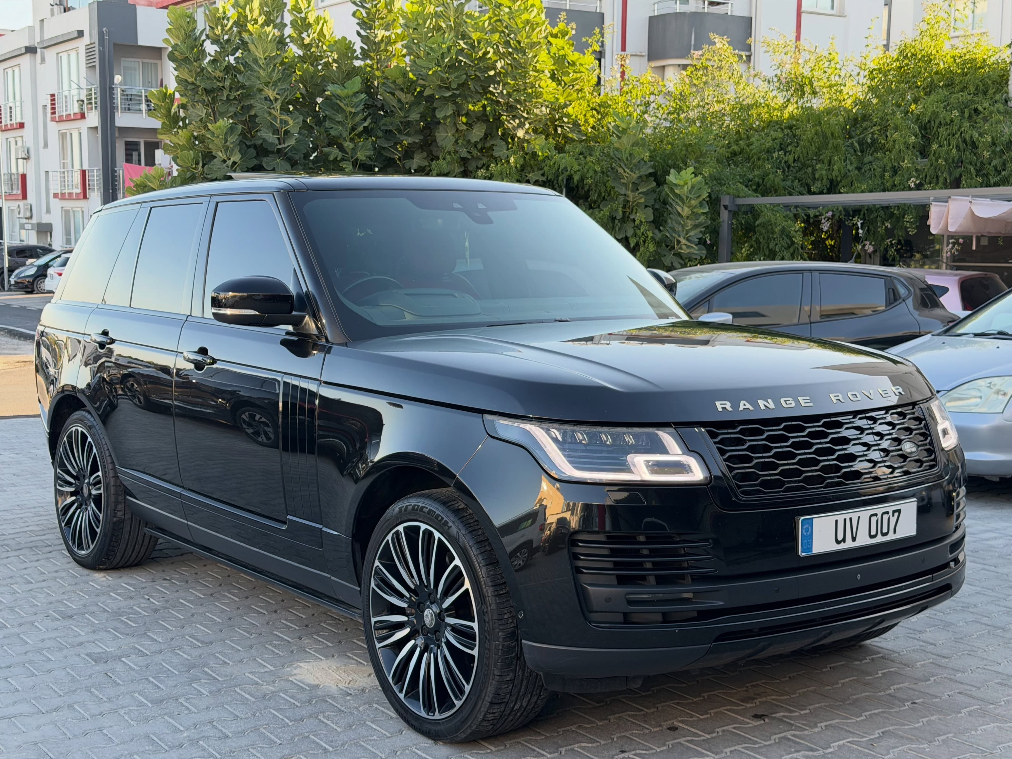 Range Rover Vogue P400